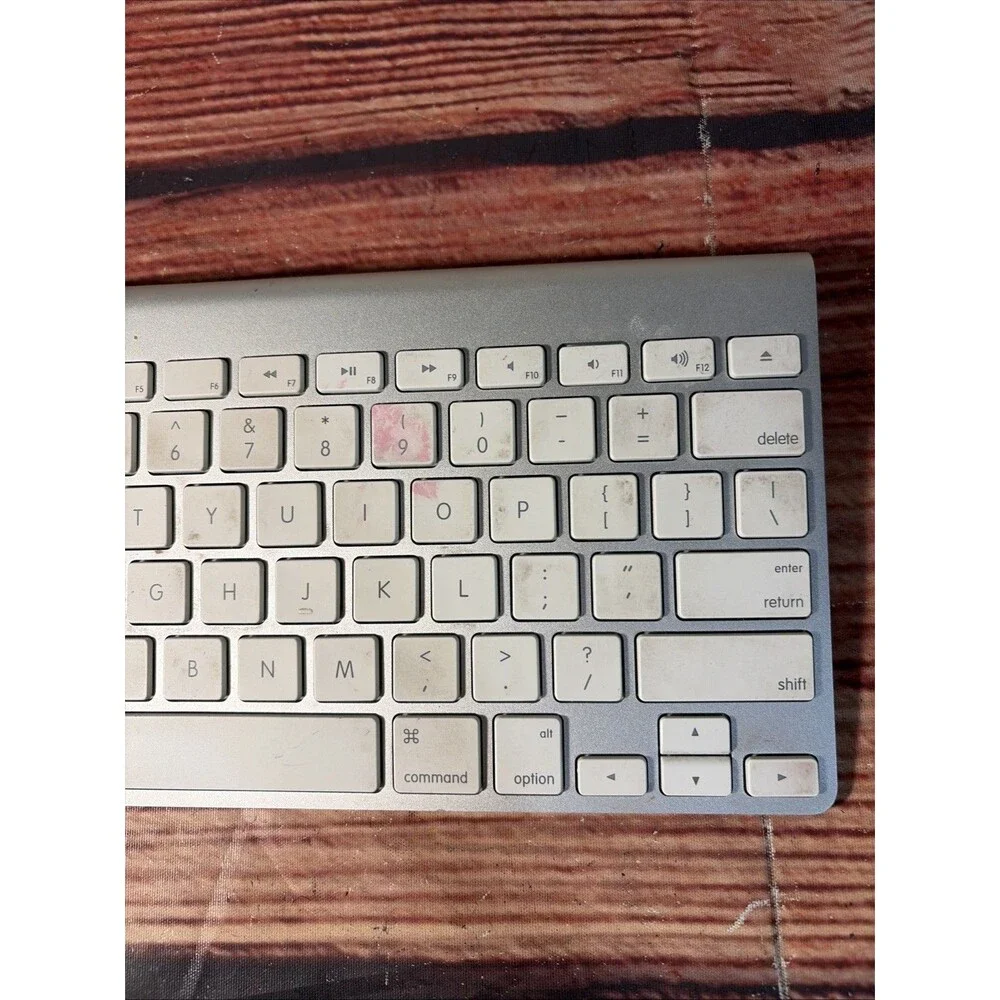 Apple Wireless Keyboard With Bluetooth Model A1314 Silver - Original Tested